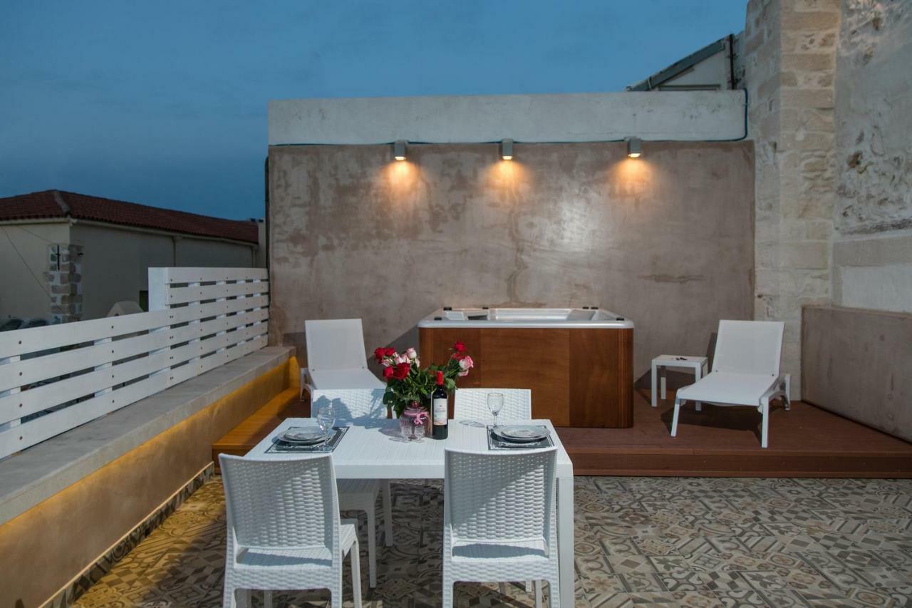 Jacuzzi Suite In The Heart Of Oldtown Rethimno Eksteriør billede