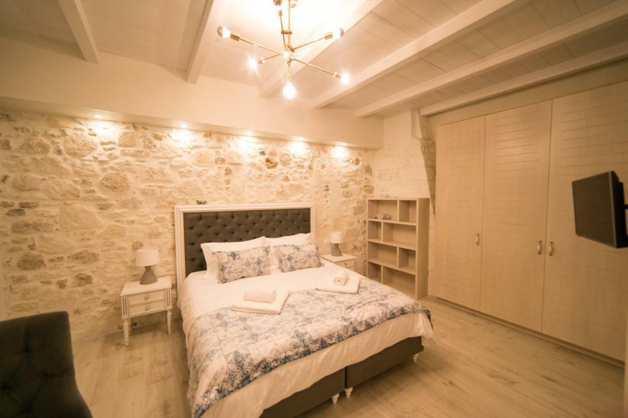 Jacuzzi Suite In The Heart Of Oldtown Rethimno Eksteriør billede
