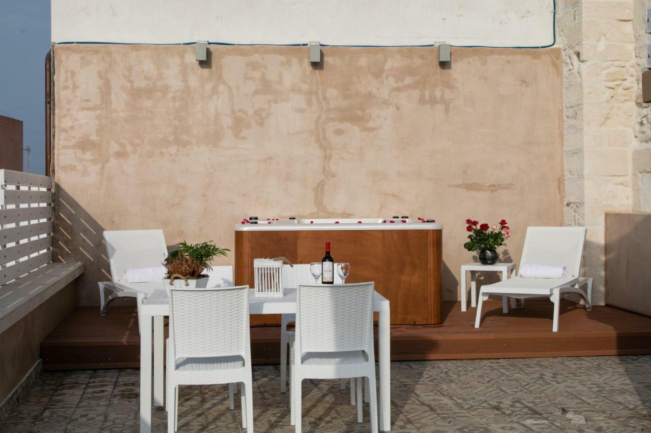 Jacuzzi Suite In The Heart Of Oldtown Rethimno Eksteriør billede