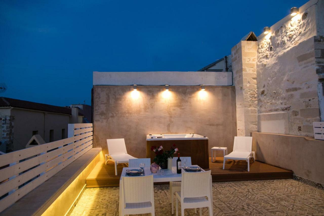 Jacuzzi Suite In The Heart Of Oldtown Rethimno Eksteriør billede